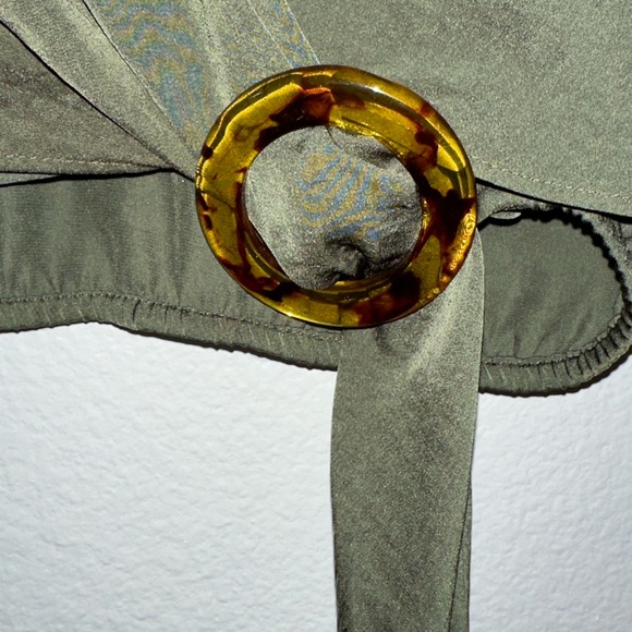 Express Blouse Crop Blouse in Olive Size XS - Picture 3 of 6